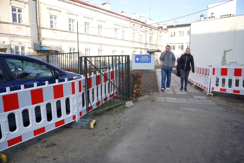 Uwaga, pacjenci. Zmiana głównego wejścia do szpitala przy ul. Staszica