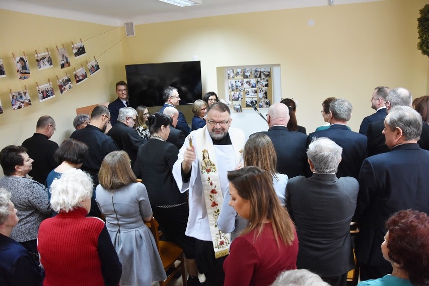 Dominikowice. W tym niezwykłym domu seniorzy mają z kim napić się kawy i porozmawiać. Nie są samotni, a to dla nich jest najważniejsze