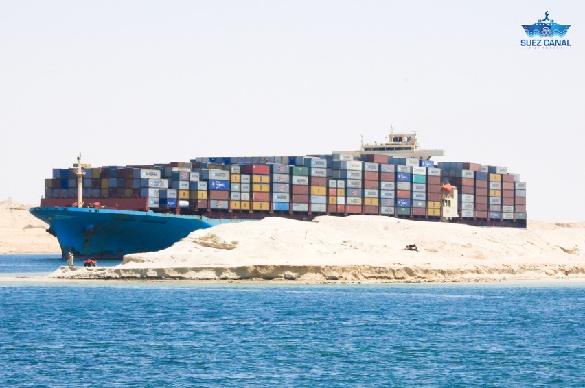 Przez Kanał Sueski przepływa około 17 tys. statków rocznie,...