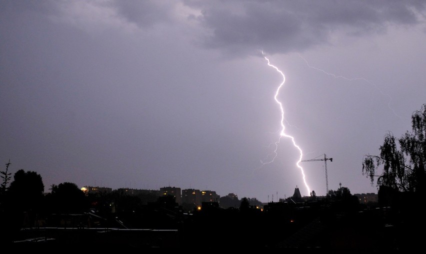 Burze z gradem nadciągają nad Wielkopolskę!