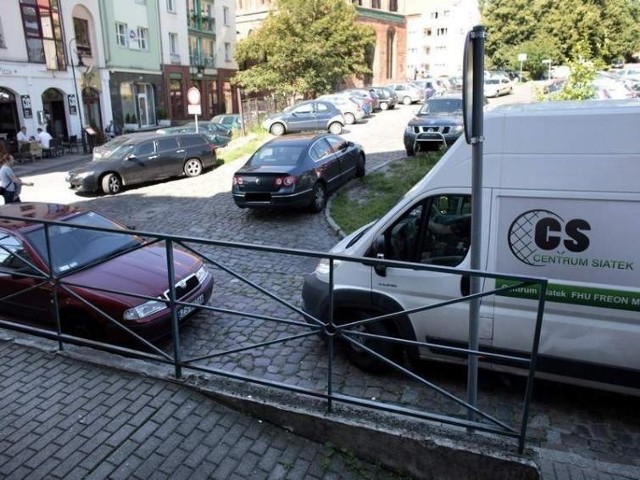 Parkowanie na Starym Mieście w Szczecinie: Co sądzą mieszkańcy [film]