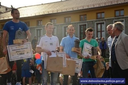 Policjanci pobiegli w Półmaratonie Ślężańskim [ZDJĘCIA]