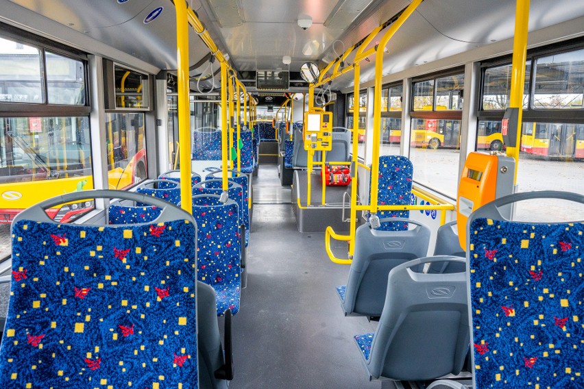 Autobus pomieści ponad 100 pasażerów.