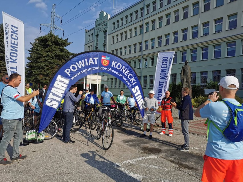 Kilkudziesięciu rowerzystów z Końskich i powiatu koneckiego...