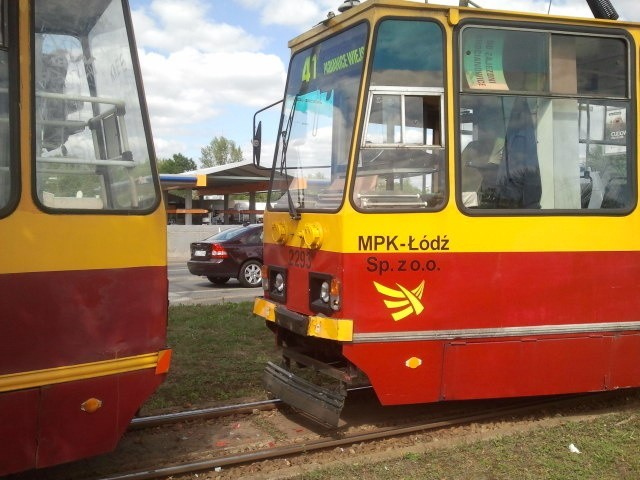 Wypadek tramwajowy na Pabianickiej. 7 pasażerów rannych [ZDJĘCIA+FILM]