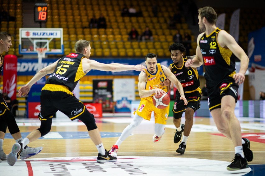 Zacięte 42 derby Trójmiasta w koszykówce Arka Gdynia - Trefl...