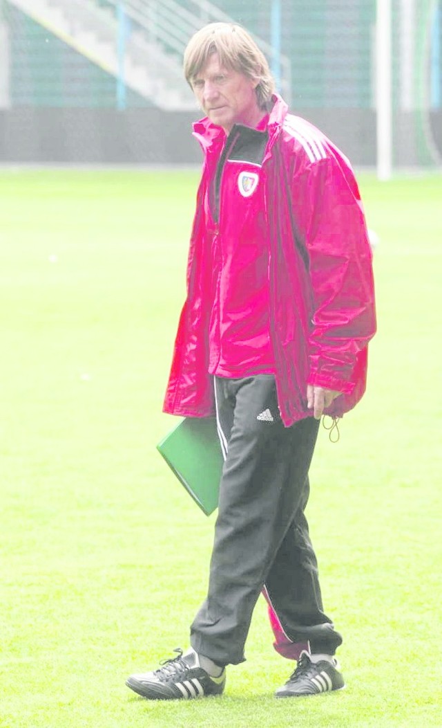 Przed Piastem trener Angel Perez Garcia pracował na Malediwach. W Gliwicach był od 7 maja 2014 roku i zyskał wielką sympatię kibiców