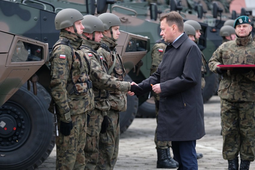 Minister obrony narodowej Mariusz Błaszczak u żołnierzy 5. Batalionu Strzelców Podhalańskich w Przemyślu [ZDJĘCIA]