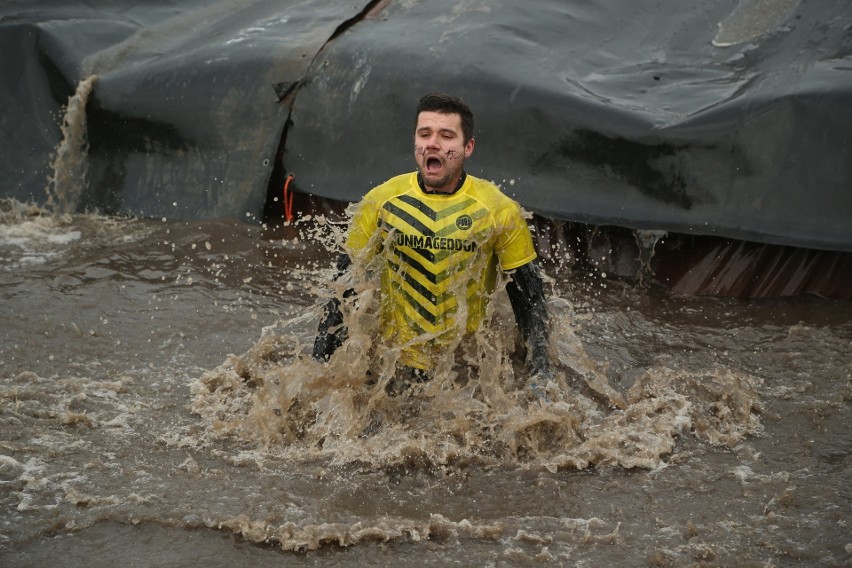 Runmageddon na Partynicach. Pierwszy dzień zmagań [GALERIA ZDJĘĆ]