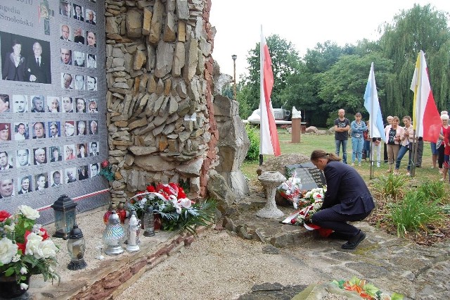 Uroczystości przed Panteonem Pamięci Katastrofy Smoleńskiej, na kałkowskiej Golgocie.