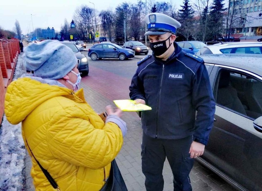 Ostrołęka. Policja karała kierowców, pieszych i rowerzystów. Akcja „Niechronieni uczestnicy ruchu drogowego” 26-28.02.2021