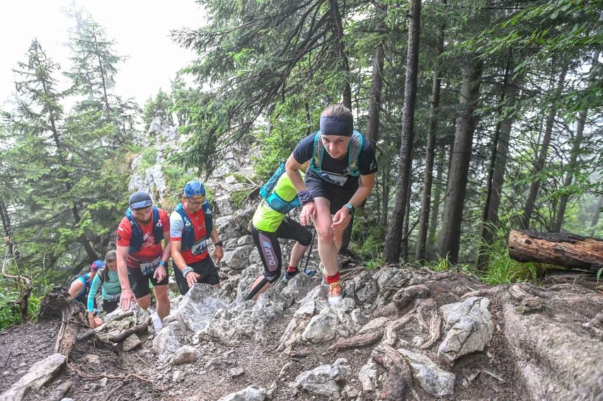 Tatry. To był ekstremalny bieg. Mieli do pokonania 32 kilometry po szczytach i przełęczach