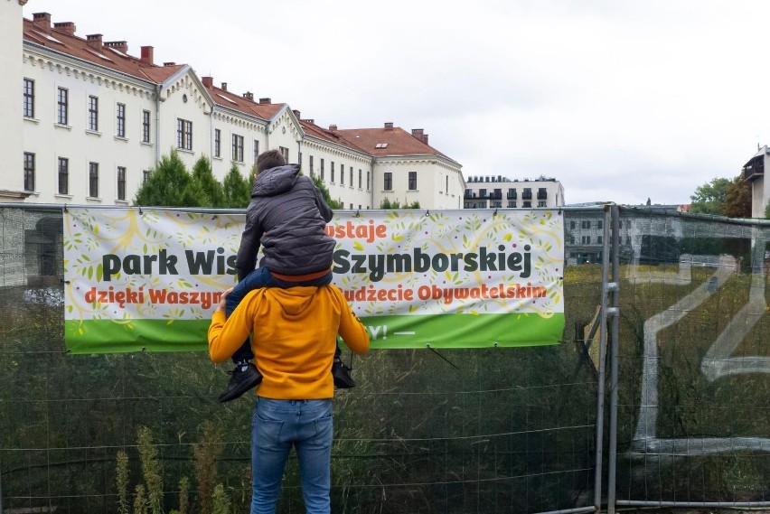 Pomnik ma stanąć w tworzonym obecnie parku w miejscu dawnego...