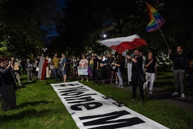 Protest pod krakowską siedzibą PiS.