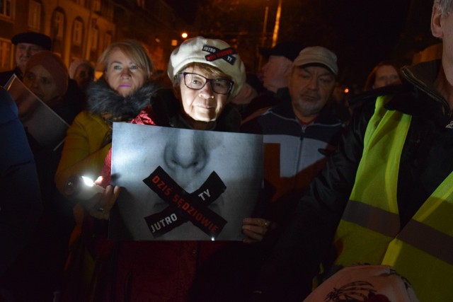 Przeciwko projektowi PiS przed sądem w Gorzowie w minioną środę protestowała m.in. Mirosława Kędziora.