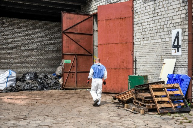 Wywóz odpadów niebezpiecznych ze św. Michała ma potrwać do końca listopada tego roku