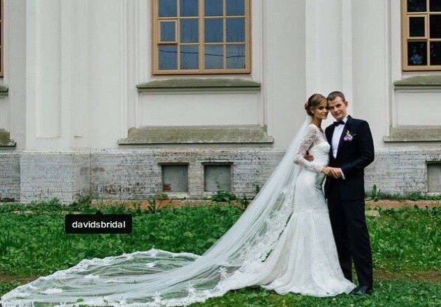 Kate Grigorieva na ślub wybrała suknie projektu Zaca Posena.