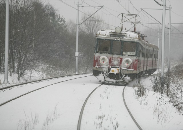 Atak zimy zatrzymał pociągi w poniedziałek w regionie łódzkim