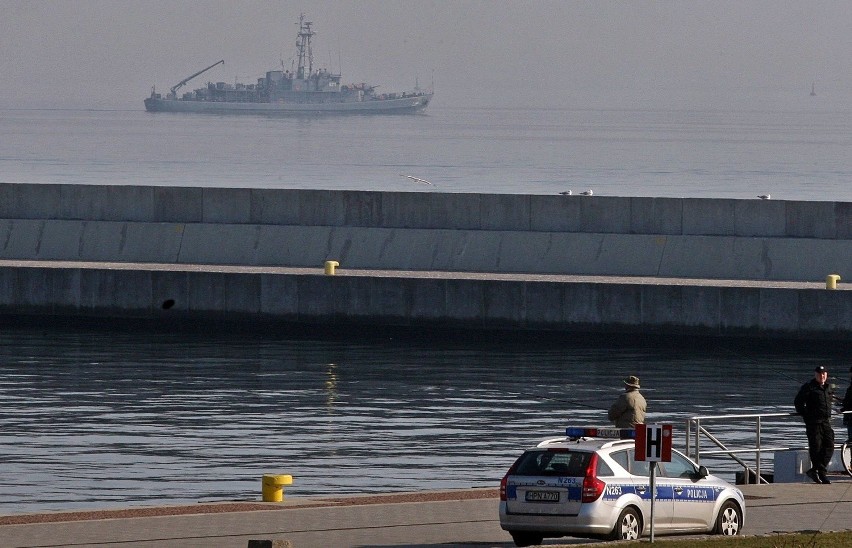 Drugi dzień detonacji min w gdyńskim porcie [ZDJĘCIA, WIDEO]