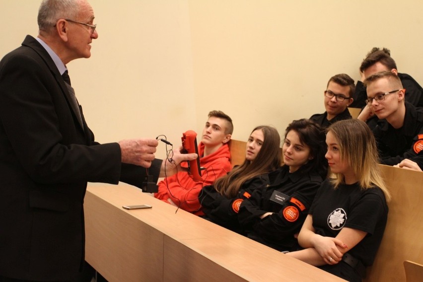 Uczniowie Zakładu Doskonalenia Zawodowego w Radomiu zamienili lekcyjną salę na uniwersytecką aulę