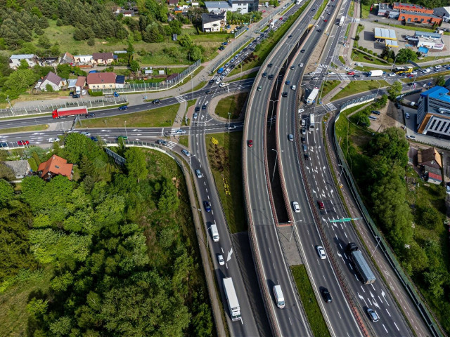 Będą utrudnienia na trasie generalskiej i wylocie na Augustów. Prace drogowe na rondzie im. Krzysztofa Putry w Białymstoku. Przez tydzień