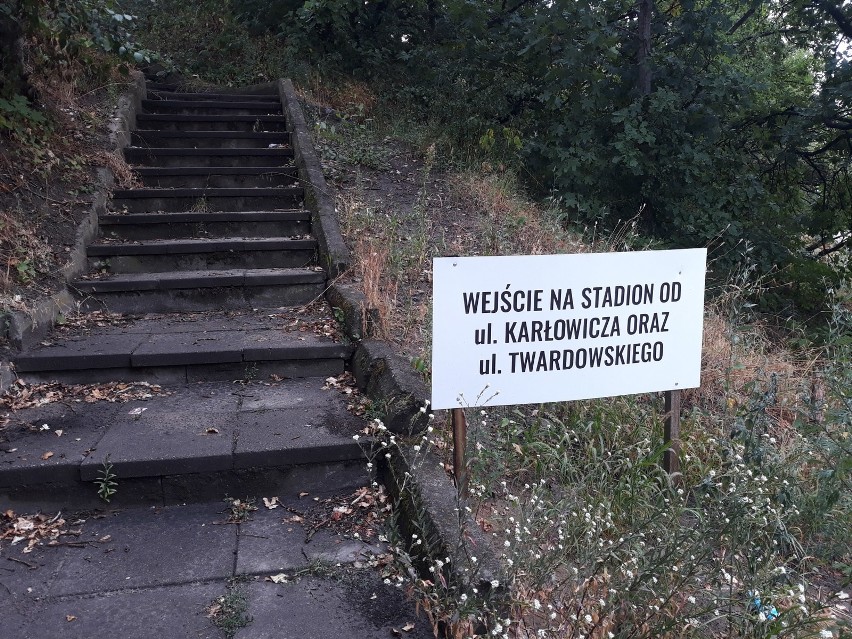 Stadion Pogoni od ulicy Witkiewicza