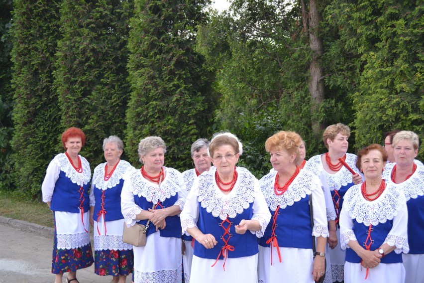 W piątek przed mieszkańcami dzielnicy i zaproszonymi gośćmi...