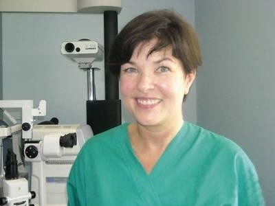 Precyzja lasera femtosekundowego przekłada się na konkretne korzyści dla pacjentów - mówi dr Elżbieta Ziemniak. Jego użycie oznacza szybsze gojenie się oka i łatwiejszy powrót do pełni zdrowia. Fot. Dorota Dejmek