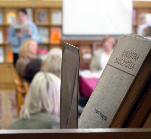 Z zasobów bilioteki korzystali głównie nauczyciele i studenci.