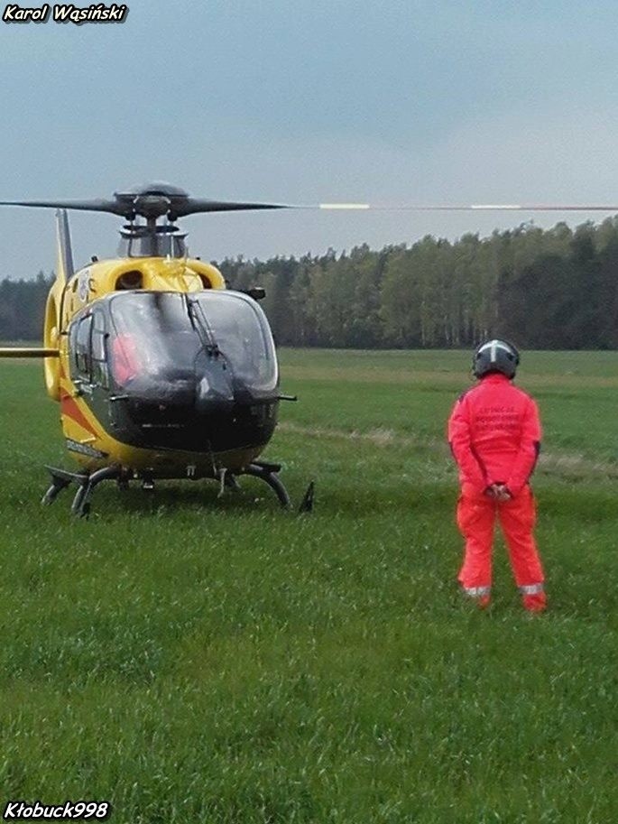 Groźny wypadek w miejscowości Przystajń. Samochód dachował....