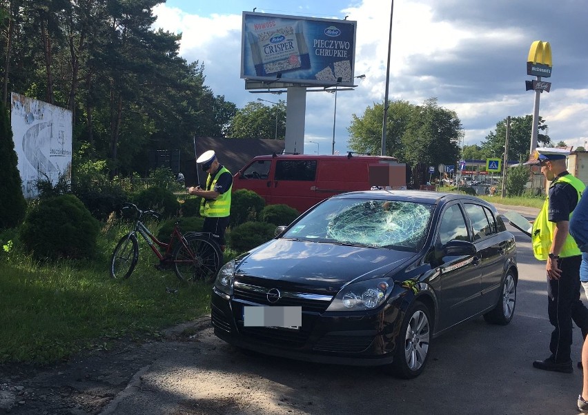 Wypadek i korki na wyjazdach z Ostrołęki. 14-latka w szpitalu