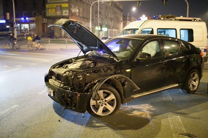 Dwa samochody BMW zderzyły się na Zachodniej [ZDJĘCIA+WIDEO]