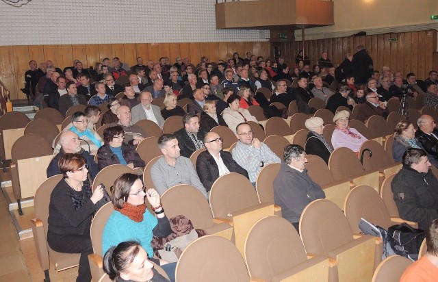 Na sali siedzieli w większości kandydaci na radnych.