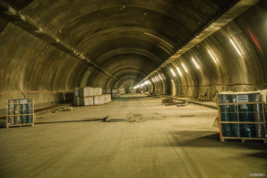 Tak wygląda aktualny stan prac w tunelu na nowej zakopiance