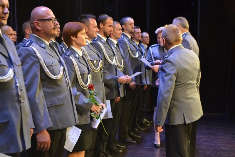 Oświęcim. Awanse i wyróżnienia dla policjantów