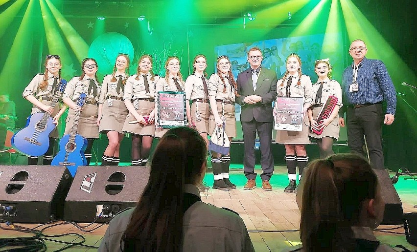 Sukces mirzeckich zespołów Happy i 104 Artystycznej Drużyny harcerskiej w Tarnobrzegu