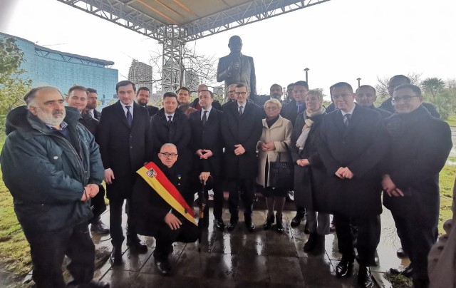 W uroczystości uczestniczyła delegacja parlamentarzystów i samorządowców z Dolnego Śląska.