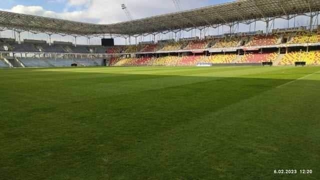 Tak Suzuki Arena została przygotowana na mecz Korony Kielce z Cracovią w PKO Ekstraklasie. Dla kibiców na stadionie będzie darmowa herbata 