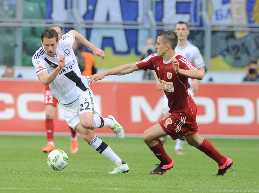 Legia Warszawa rozbiła Piasta Gliwice 4:0 i jest o krok od...