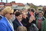 Wybory parlamentarne 2019. Brzesko. Beata Szydło przyjechała PiS-busem, aby poprzeć kandydatów z okręgu 15 [ZDJĘCIA]