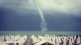 Tornado na Adriatyku we Włoszech. Fascynujące nagranie z wybrzeża [WIDEO]
