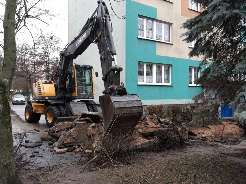 Nowy chodnik będzie między innymi obok bloku A9 na osiedlu...