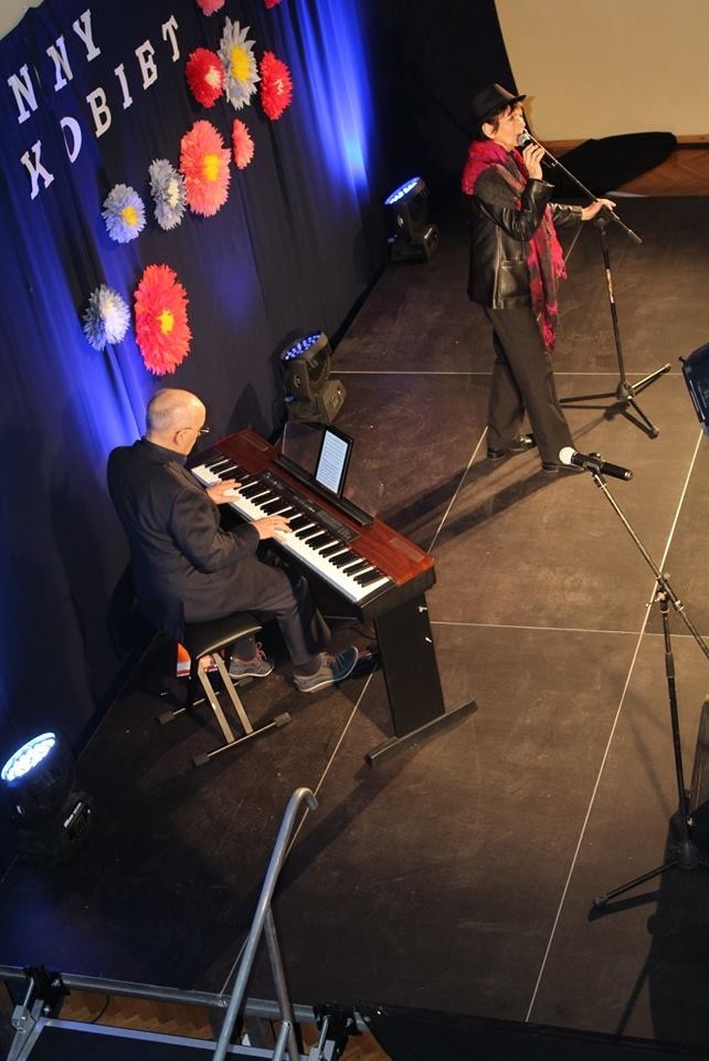 Halinie Kunickiej podczas koncertu na fortepianie...