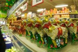 Wielkanoc. Świąteczne promocje w sklepach Biedronka, Lidl, Aldi, Kaufland i PoloMarket. Co i gdzie można kupić najtaniej? [marzec 2021]