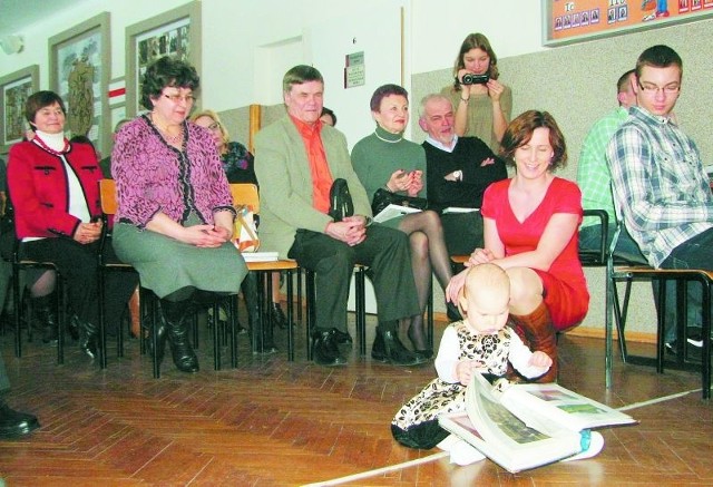 Historia rodziny interesuje też jej najmłodszych członków. Na zdj. Zosia, córka Daniela i Anny Czerewackich, dziesiąte pokolenie opisywanego rodu.