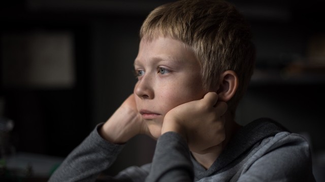Matvey Novikov gra w filmie „Niemiłość” rolę 12-letniego Aloszy. Obraz walczy w tym roku o Oscara.