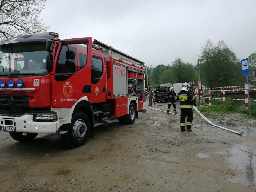 Podhale. Spłonął bus zbierający odpady wielkogabarytowe [ZDJĘCIA]