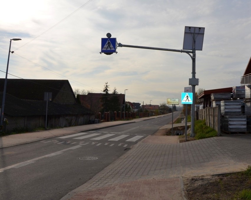 Betonowe płyty zastąpił asfalt. Ulica Modrzewiowa w Masłowie, w powiecie kieleckim jest już gotowa. Inwestycja kosztowała 2 miliony złotych