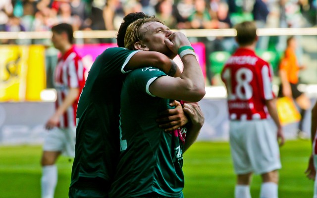 Sebastian Mila z frotką Lechii Gdańsk na ręce gra w każdym meczu Śląska