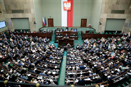 Ile kosztowały nas loty posłów? „Lotnik-rekordzista” lata średnio co trzy dni!
